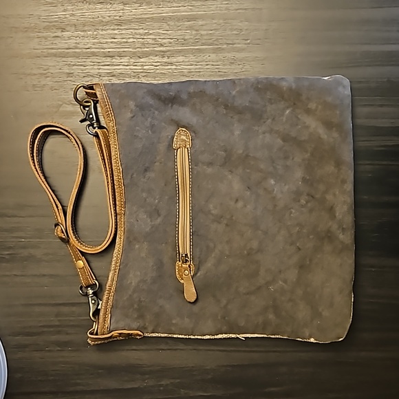 Myra Crossbody Western Bag - Picture 5 of 13